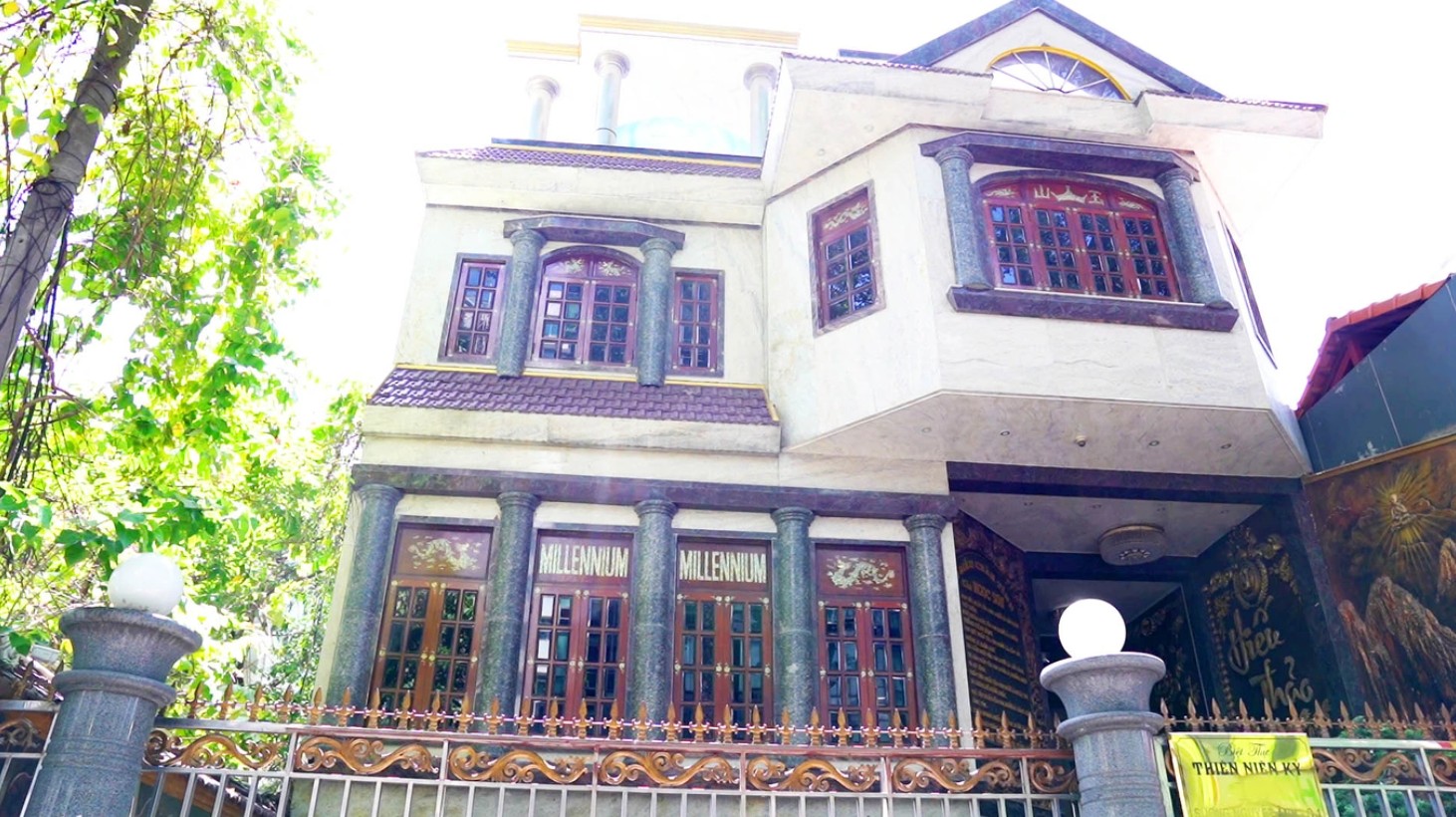 Biệt thự Thiên Niên Kỷ - Ảnh: Gõ cửa nhà sao