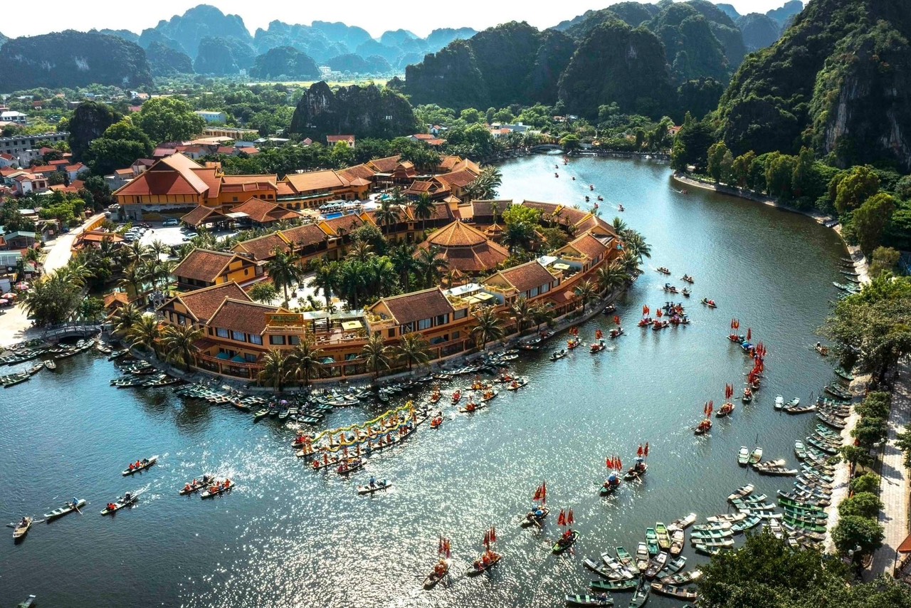 Vẻ đẹp hùng vĩ nhưng vẫn đậm chất nên thơ của Ninh Bình (Ảnh: Tạp chí điện tử Thanh Niên Việt)