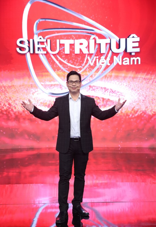 Ông Trần Thành Nam từng làm giám khảo chương trình Siêu trí tuệ Việt Nam