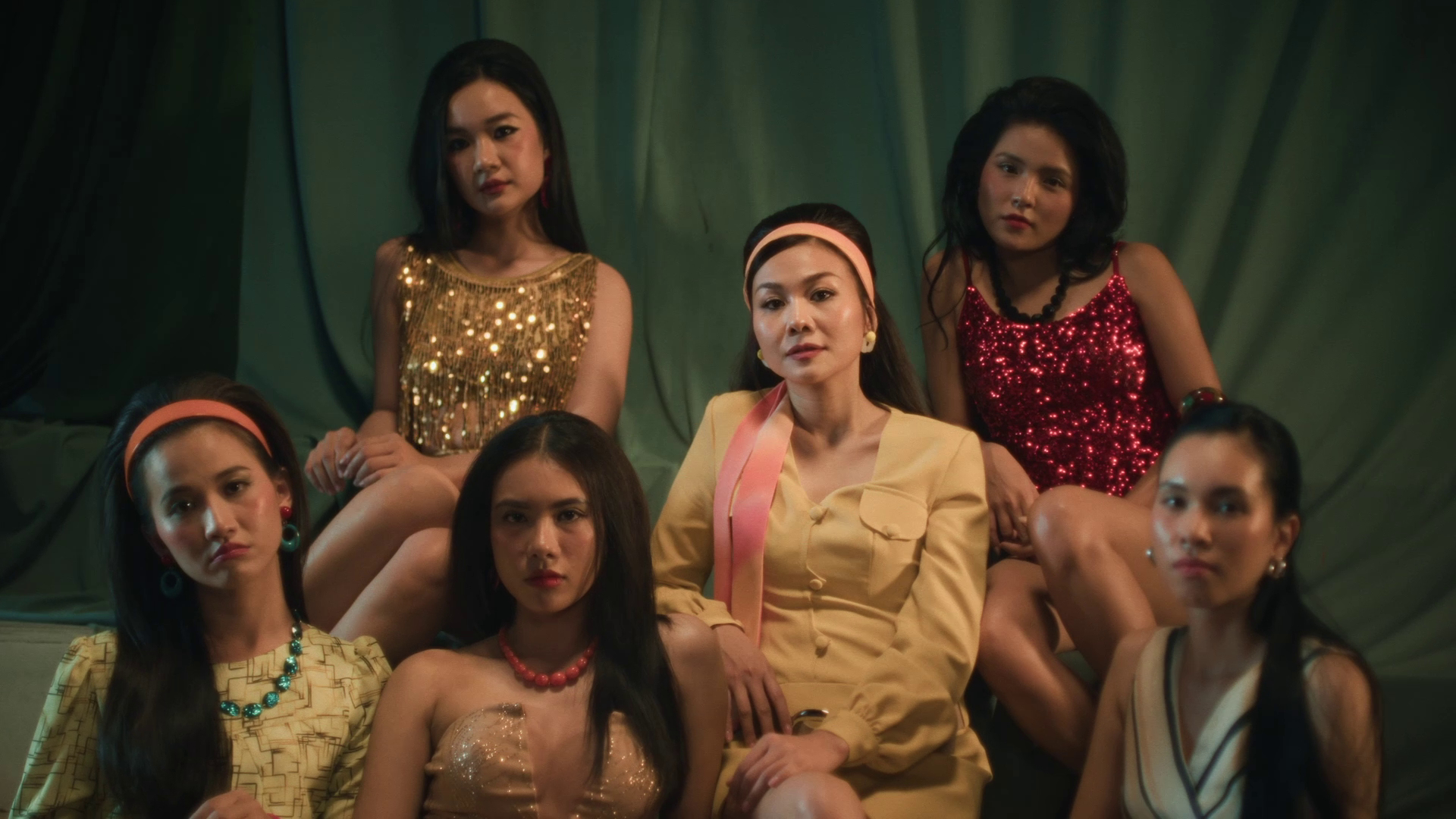 Thanh Hằng lần đầu tiên vào vai cô vũ nữ nổi tiếng của Sài Gòn thập niên 1960