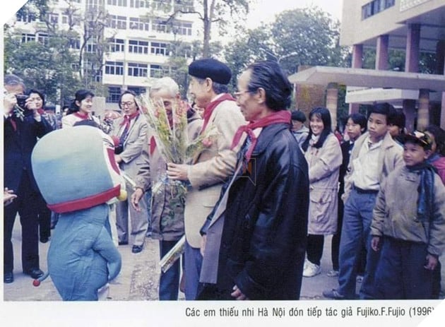 Fujiko F. Fujio đã đến Việt Nam năm 1996. Ảnh: NXB Kim Đồng.