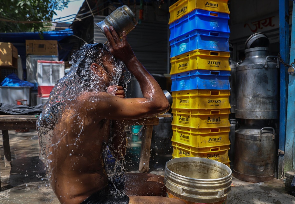 Mùa hè “đổ lửa” trên toàn cầu: 26 người chết ở Nam Á, châu Âu thiệt hại hàng chục tỷ euro vì nắng nóng bất thường