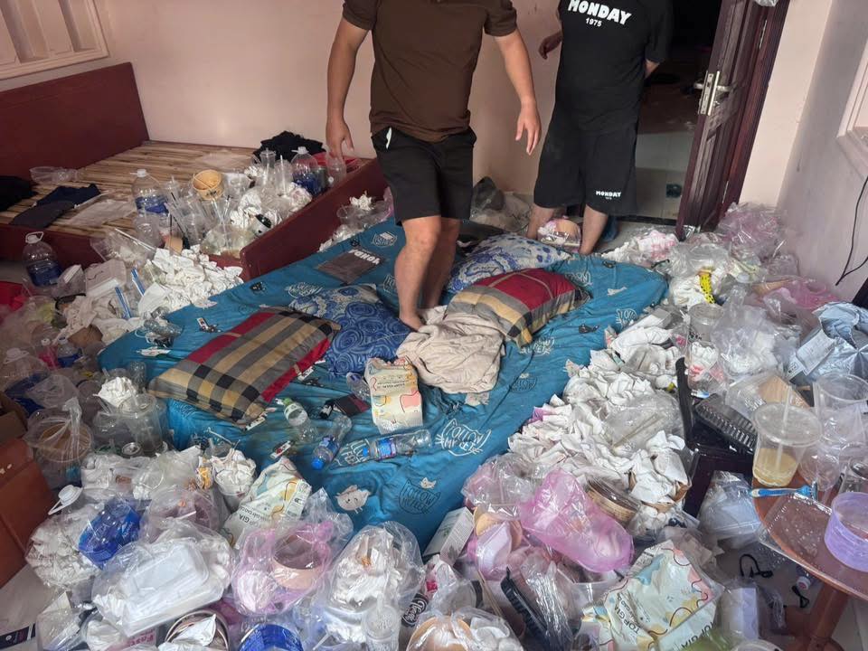 Nhiều người không thể tin được đây là căn phòng trọ của nam thanh niên.
