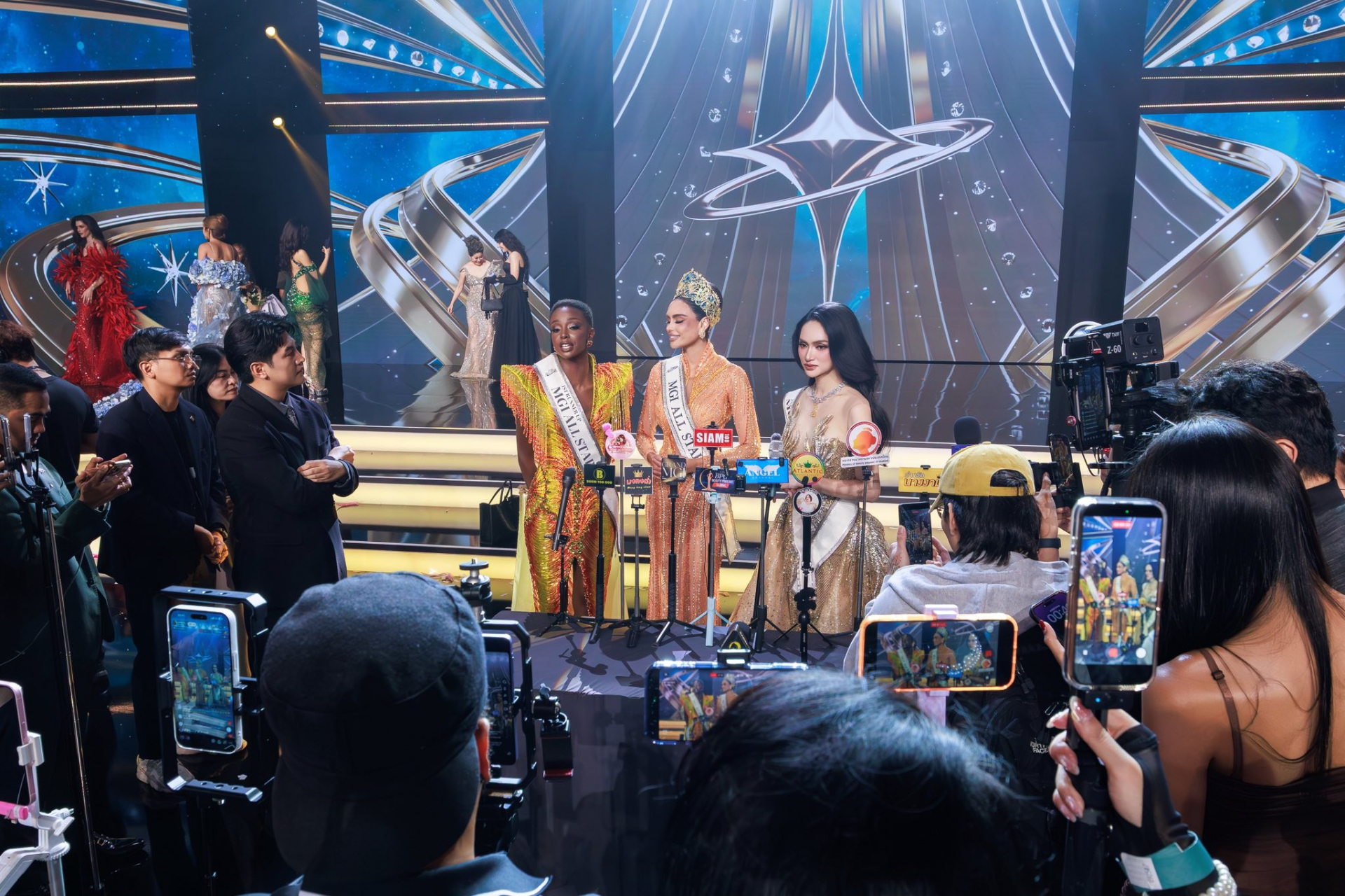 TOP 3 MGI All Stars 2026 trả lời phỏng vấn sau chương trình - Ảnh: FBNV