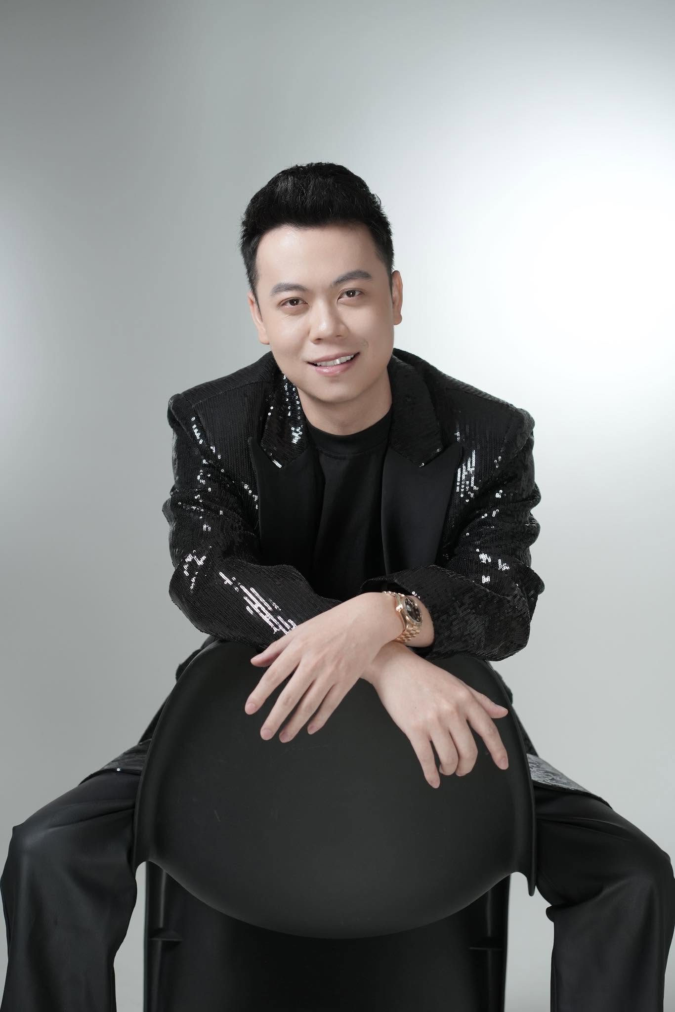 Nam ca sĩ Nguyễn Đình Dũng - Ảnh: FBNV