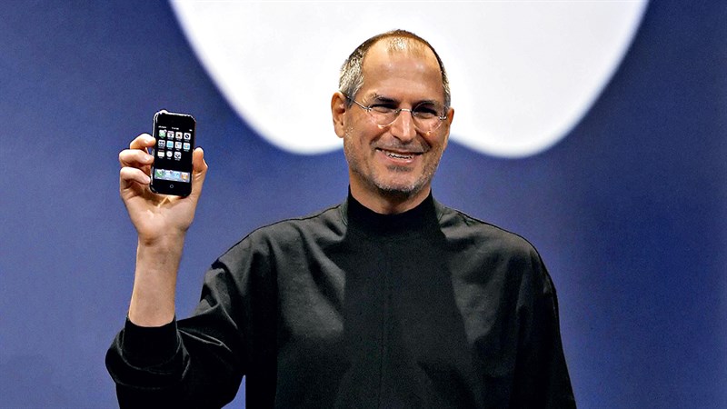 Steve Jobs (1955-2011) là nhà đồng sáng lập Apple, người được xem là một trong những biểu tượng công nghệ có ảnh hưởng lớn nhất thế giới