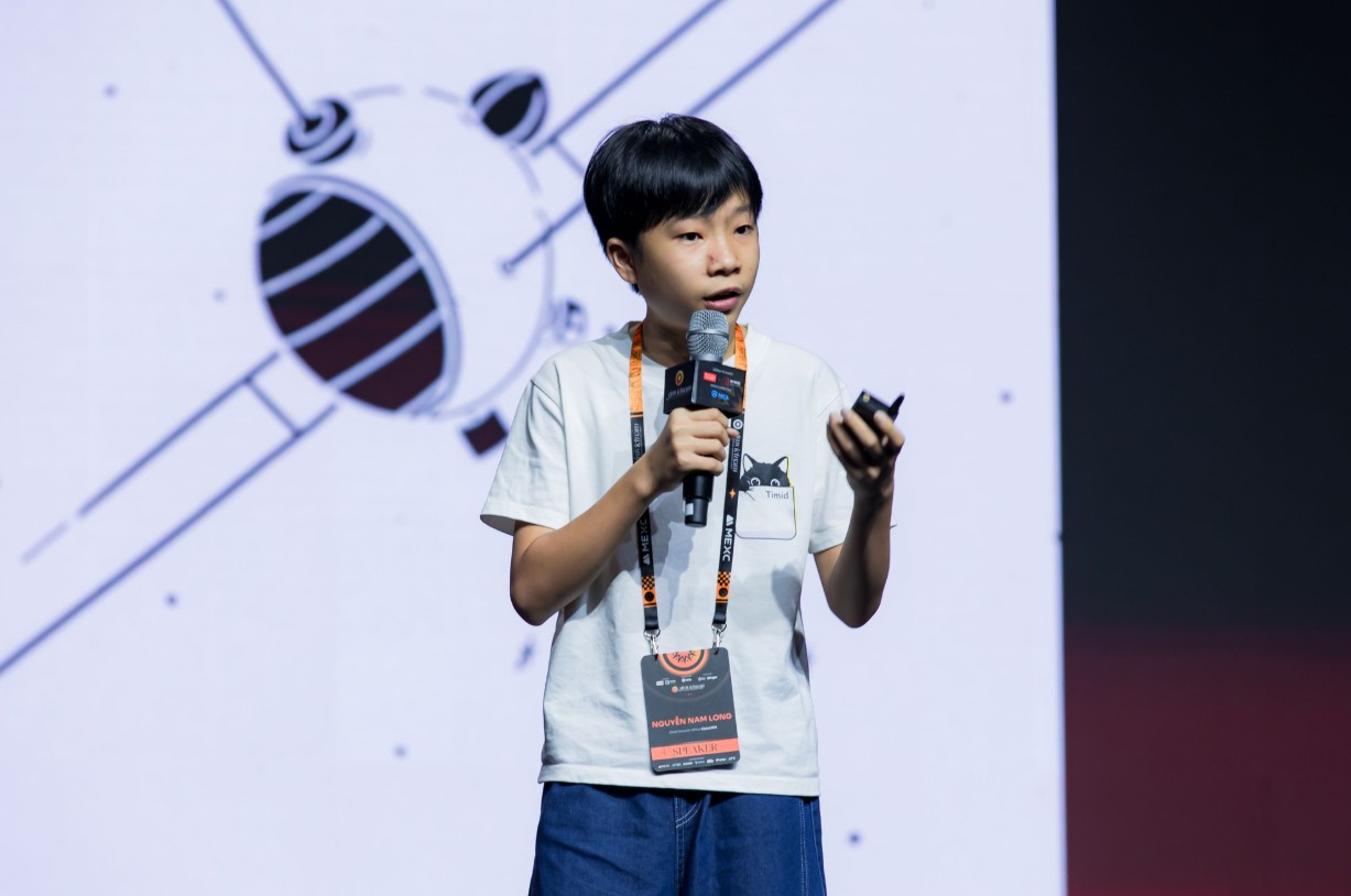 CEO Nguyễn Nam Long trong sự kiện GM Vietnam 2025 - Tuần lễ Blockchain Việt Nam