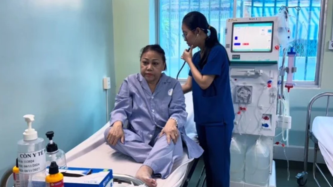 Hình ảnh Siu Black đến khám thường xuyên tại bệnh viện