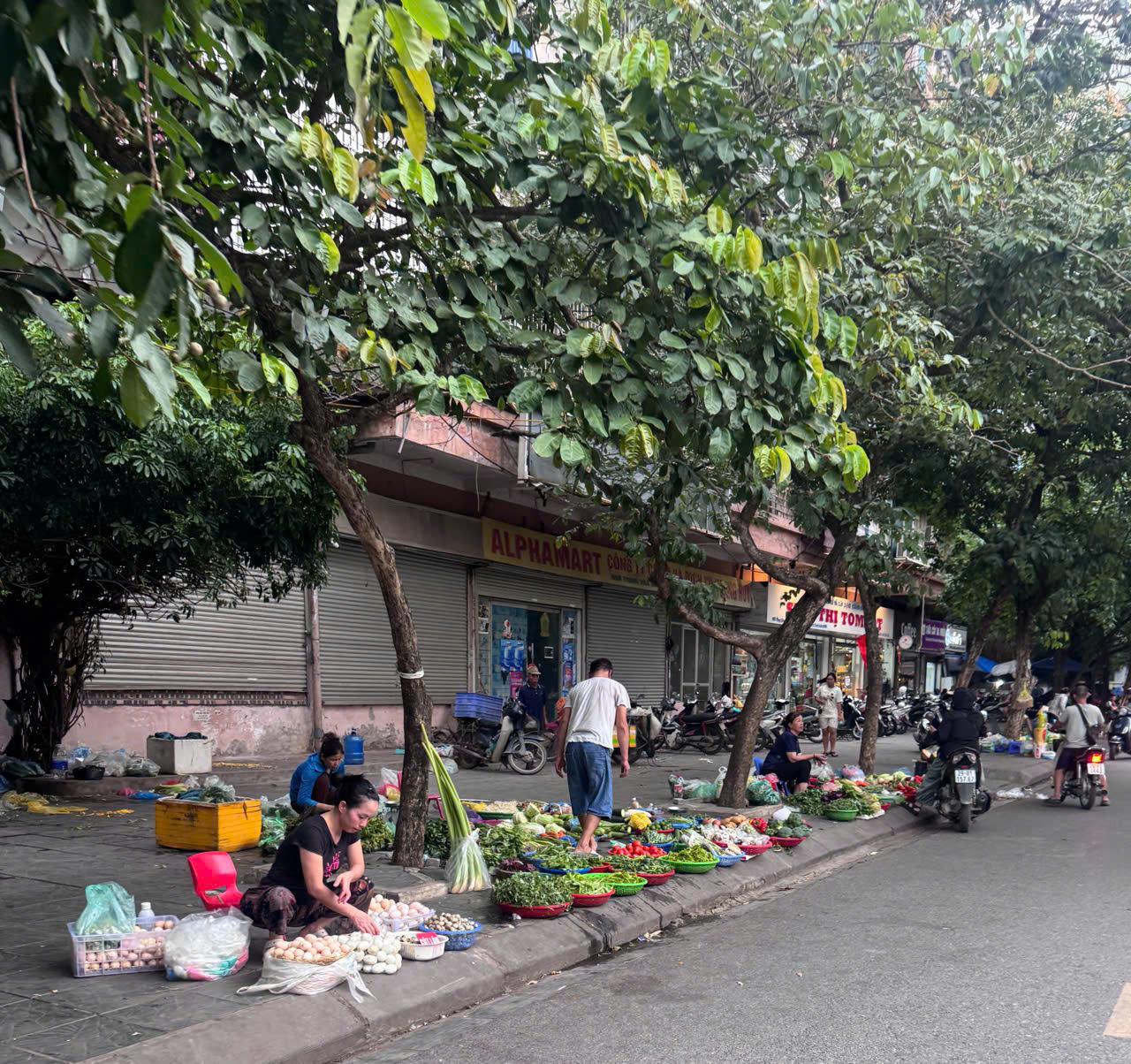 Không còn cảnh tấp nập, chen chúc như trước