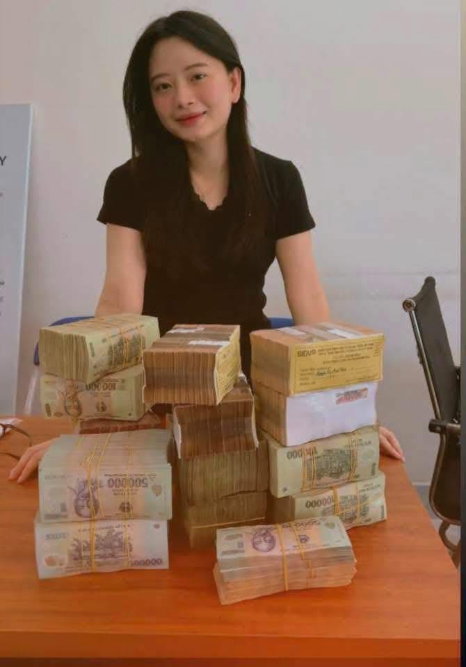 Choáng ngợp với những màn khoe tiền, mua vàng, thưởng nóng của nhân viên sale trong đại án 'hợp đồng kỳ nghỉ'