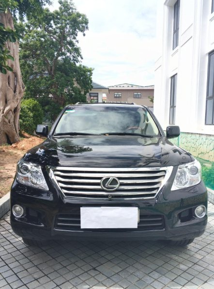 Lexus LX570