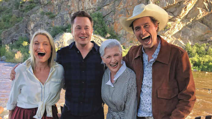 Bà Maye Musk và 3 người con siêu thành đạt của mình