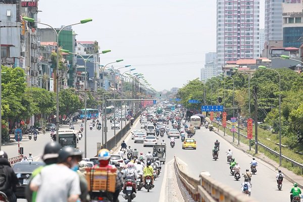 “Ra khỏi xe vài phút đã cảm thấy bỏng rát, bước vào quán ăn đông người lại càng khó chịu