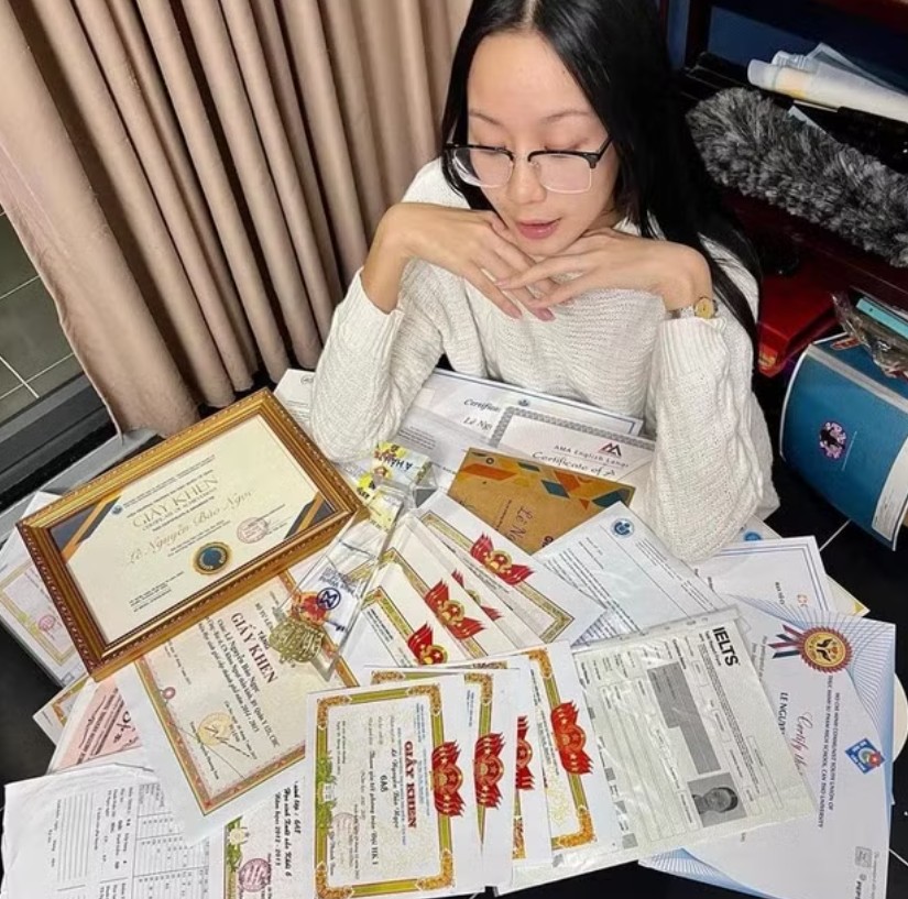 Hoa hậu Bảo Ngọc khoe thành tích của mình