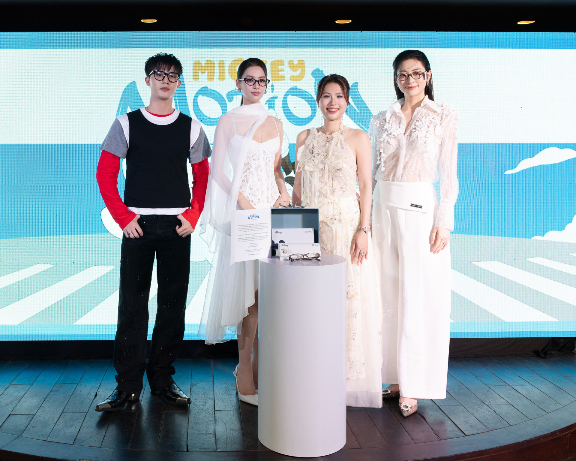 Hoa hậu Tiểu Vy là đại sứ thương hiệu của BST Mickey Motion