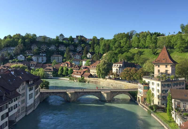 Ở Bern, người dân không thể bơi xuyên suốt khu phố cổ.