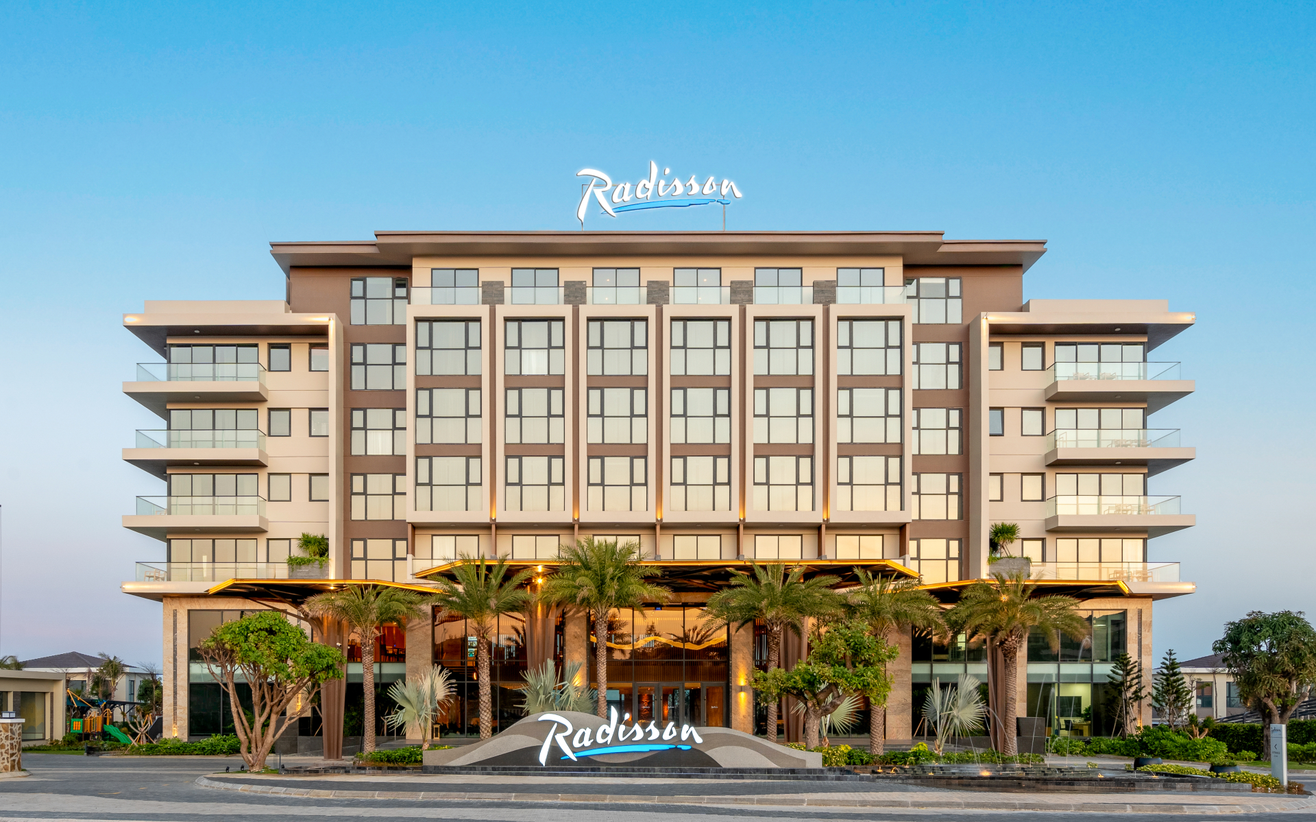 Radisson Resort Mũi Né là một trong ba điểm dừng chân trên Hành trình Duyên hải miền Trung thuộc chiến dịch