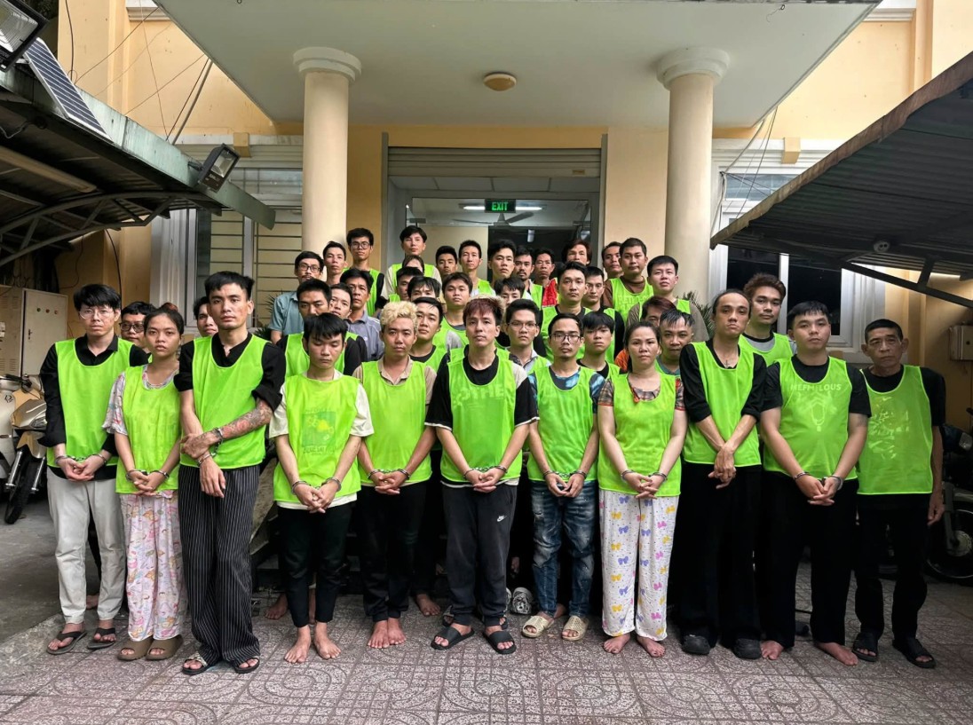 Các đối tượng bị bắt giữ - Ảnh: Công an phường Chánh Hưng