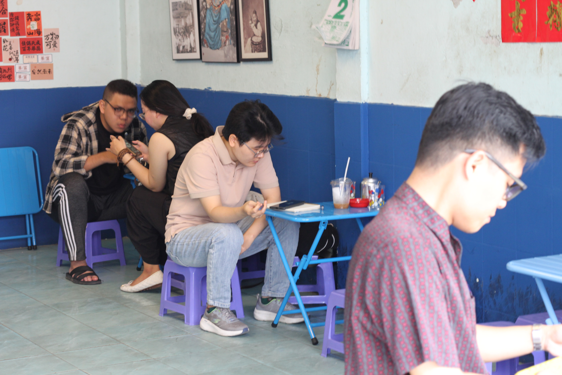 Phần đông khách là các bạn trẻ.