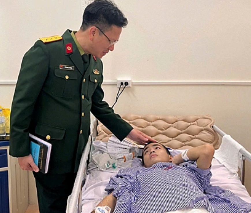 Dương Đức Hiếu 17 tuổi bị tai nạn mất nửa người thân dưới