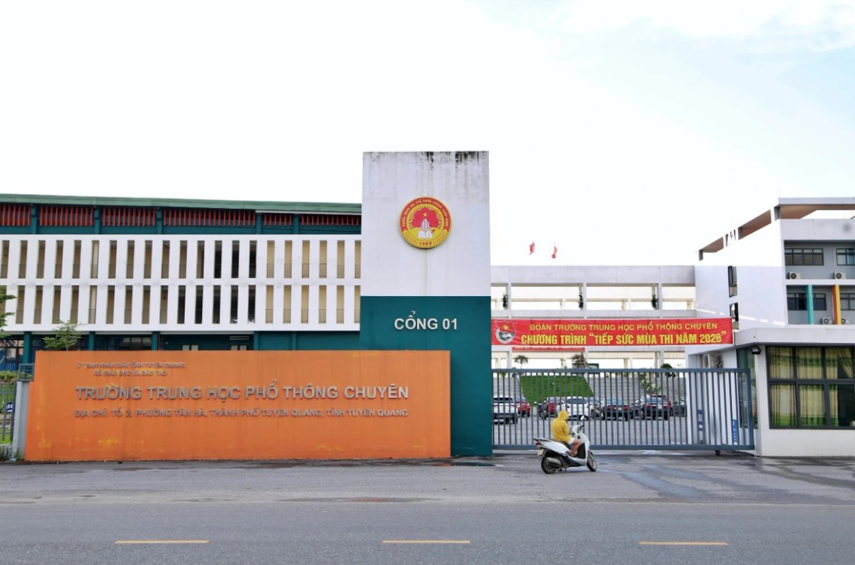 Trước giờ chốt nguyện vọng 14/7, thí sinh Trường THPT chuyên Tuyên Quang được đăng ký xét tuyển ra sao?