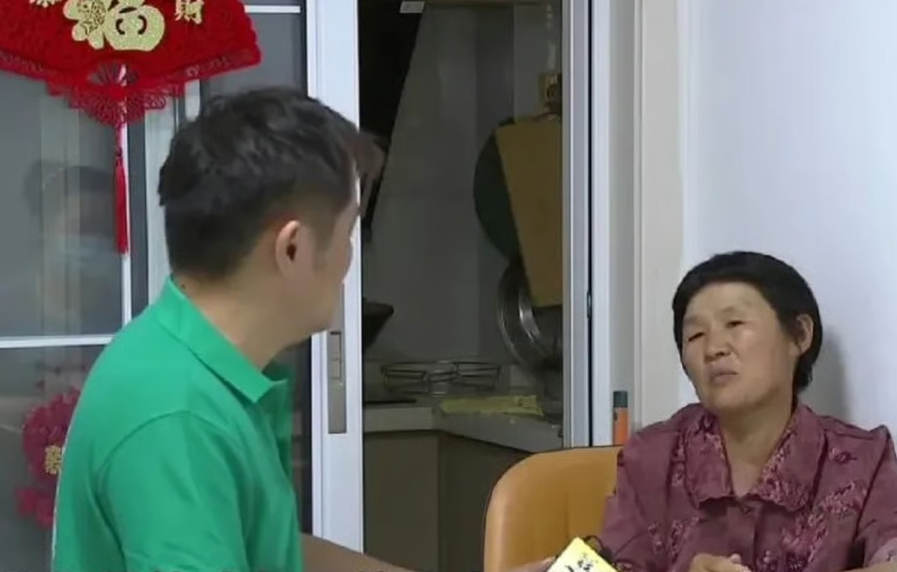 Bà Shen đau lòng chia sẻ câu chuyện gia đình với phóng viên