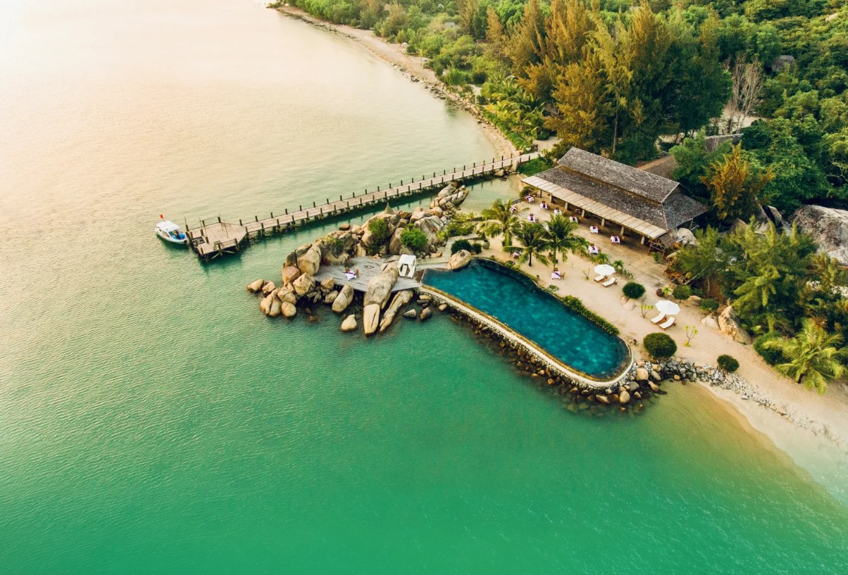 Dự án đầu tiên của Palladium Hotel Group là hợp tác cùng Công ty Cổ phần Quản lý và Phát triển Bất động sản CONASI để tái phát triển L’Ayla Ninh Vân Bay thành BLESS L’Ayla Ninh Vân Bay, dự kiến khai trương vào mùa hè 2027