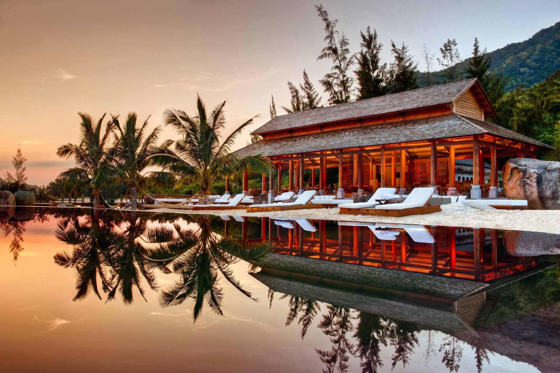 Việt Nam có gì mà thêm một