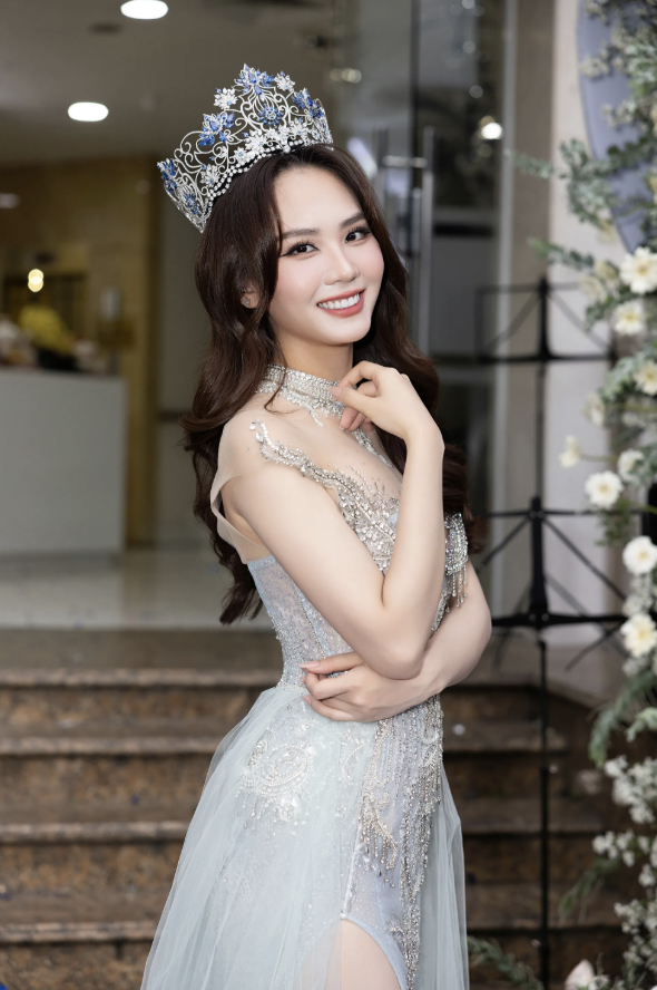 Hoa hậu Huỳnh Nguyễn Mai Phương nổi tiếng với học vấn