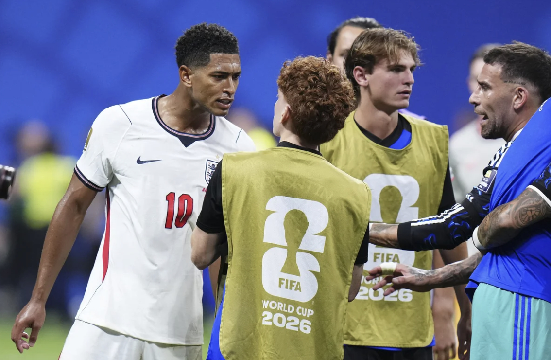Jude Bellingham tỏ rõ sự thất vọng sau thất bại của tuyển Anh trước Argentina tại World Cup