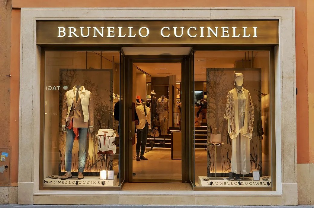 Brunello Cucinelli là một trong những thương hiệu đầu tiên đưa ra phản hồi.