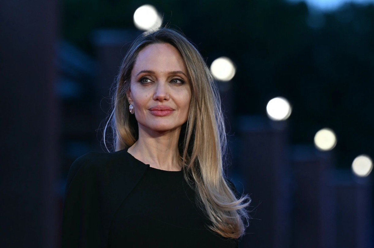 Angelina Jolie muốn rời Mỹ, ra nước ngoài sinh sống khi các con đủ tuổi trưởng thành - Ảnh: People