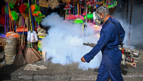 Các biện pháp phun thuốc diệt muỗi được triển khai.