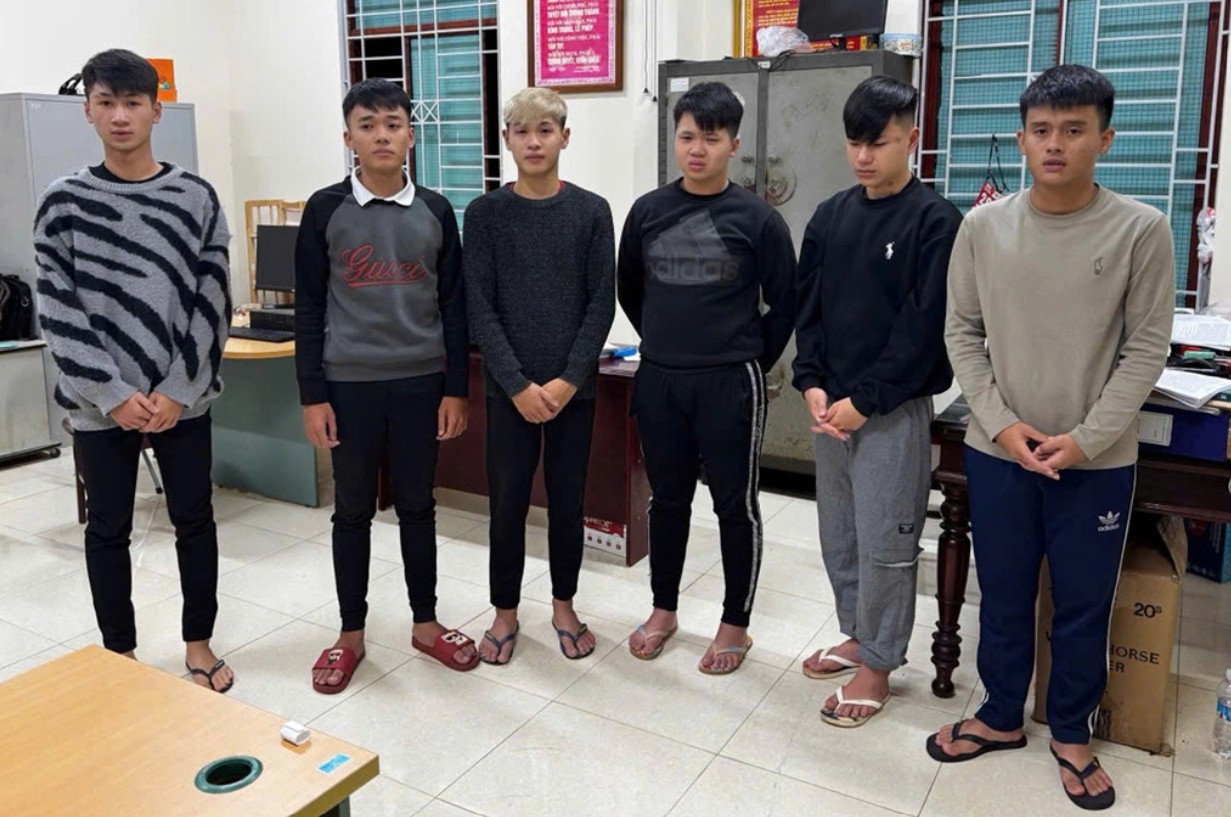 6 người bị tạm giữ liên quan đến vụ án mạng khiến 3 thiếu niên đi xe máy tử vong - Ảnh: Công an Gia Lai
