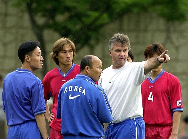 Guus Hiddink tạo nên một trong những câu chuyện cổ tích đáng nhớ nhất khi đưa Hàn Quốc vào bán kết World Cup 2002.