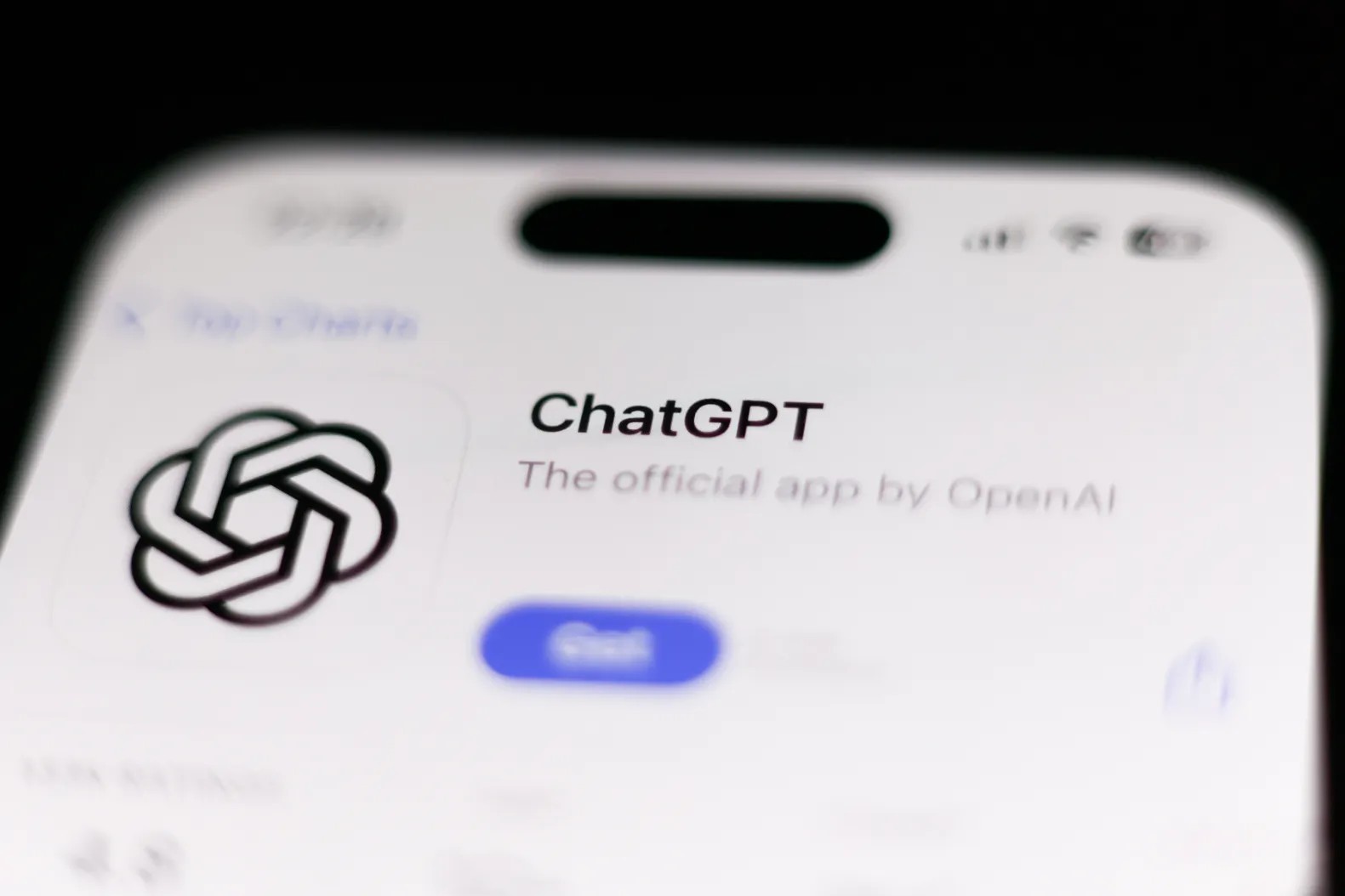Chat-GPT không phải là bác sĩ và không nên được sử dụng để thay thế việc khám, chẩn đoán hoặc điều trị bởi nhân viên y tế.