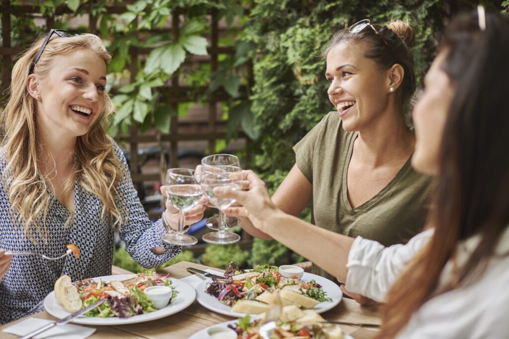 Millennials và Gen Z ngày càng trở thành nhóm khách hàng có sức ảnh hưởng lớn trên thị trường du lịch cao cấp.
