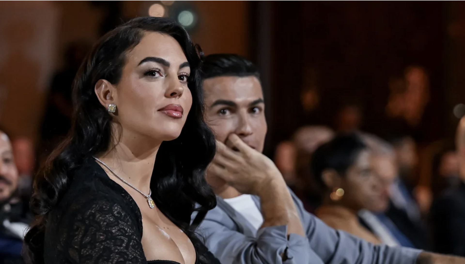 Cristiano Ronaldo và Georgina Rodríguez tại lễ trao giải Globe Soccer Dubai Awards 2024 ở Dubai, UAE (Ảnh: Anadolu/Getty Images)