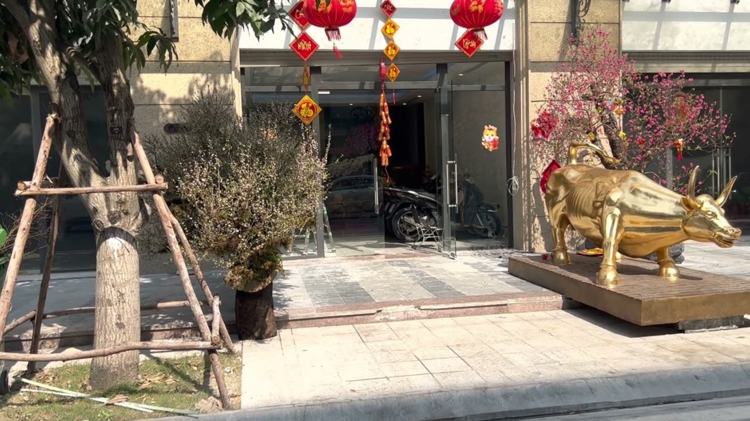 Nhà của Huấn Hoa Hồng - Ảnh: Thiên Định TV