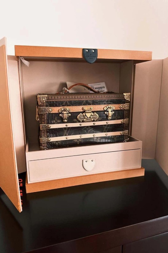 Chiếc túi Louis Vuitton thuộc bộ sưu tập Xuân Hè 2026, trị giá khoảng 1,1 tỷ đồng