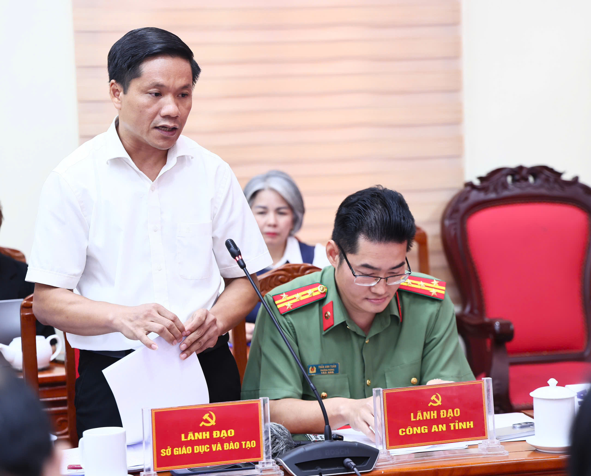 Đại diện lãnh đạo Sở GD&ĐT Tuyên Quang tại buổi họp báo hôm 9/7 - Ảnh: CATQ