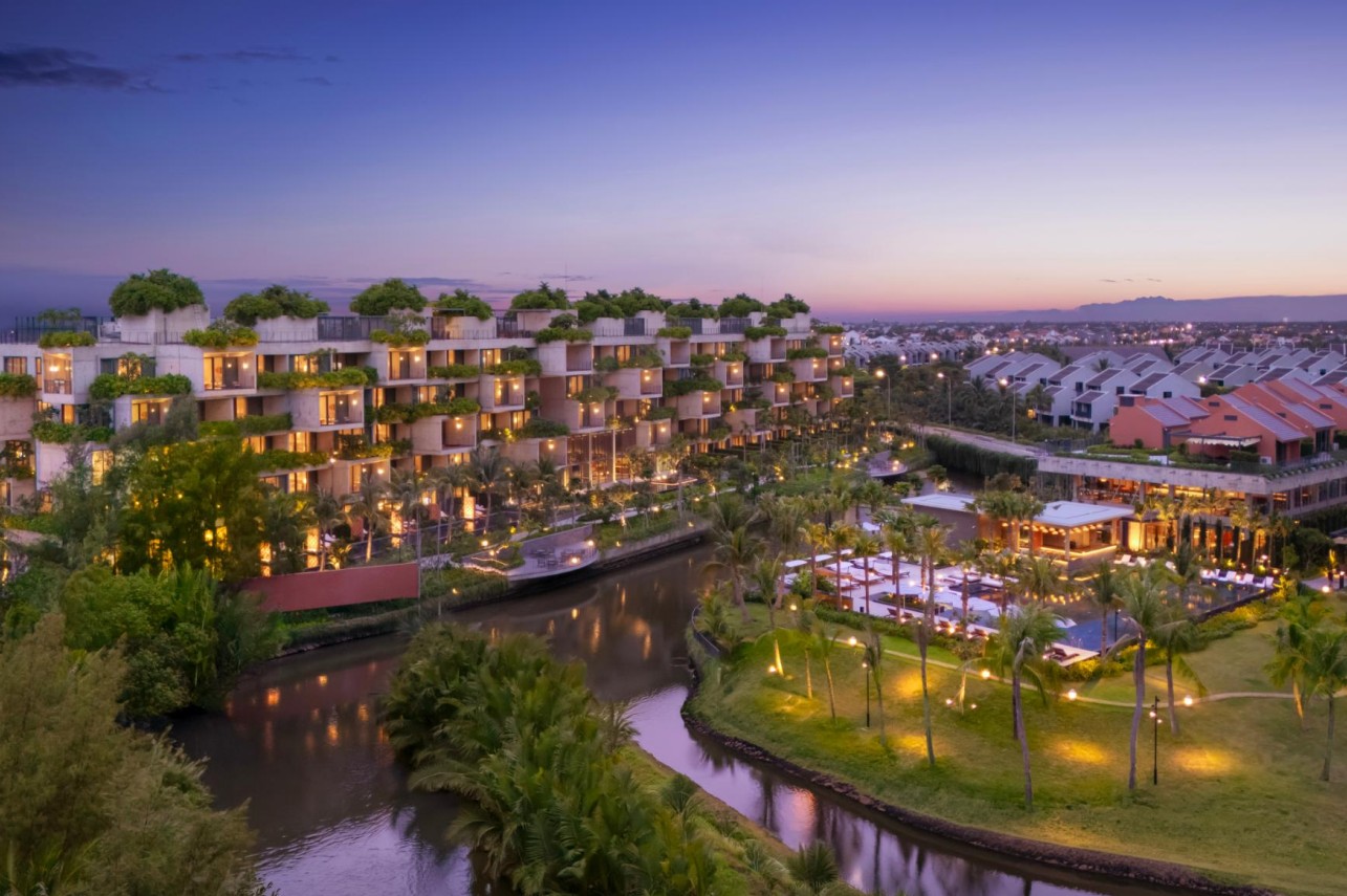 Giữa rừng dừa Hội An xuất hiện khách sạn boutique đầu tiên của Hilton: Kiến trúc sư Võ Trọng Nghĩa lấy thiên nhiên và văn hóa bản địa làm điểm nhấn