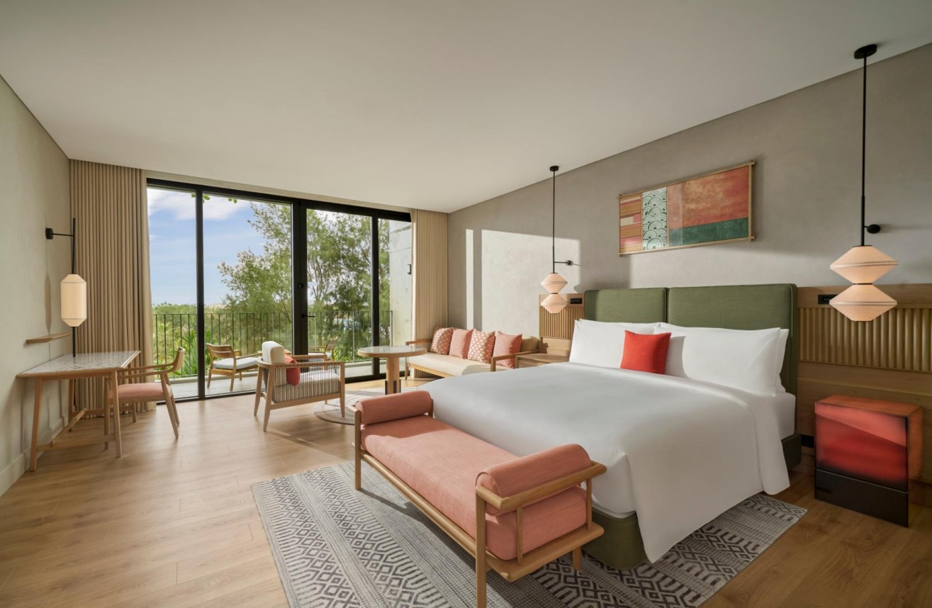 Giữa rừng dừa Hội An xuất hiện khách sạn boutique đầu tiên của Hilton: Kiến trúc sư Võ Trọng Nghĩa lấy thiên nhiên và văn hóa bản địa làm điểm nhấn