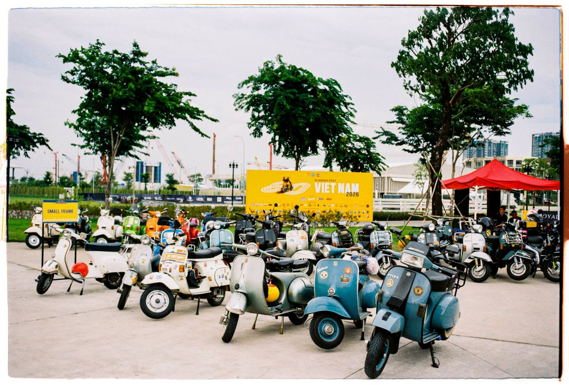 Lễ hội Vietnam Scooters Fest quy tụ hàng trăm xe scooter cổ và hiện đại - Ảnh: FB Trần Anh Tuấn