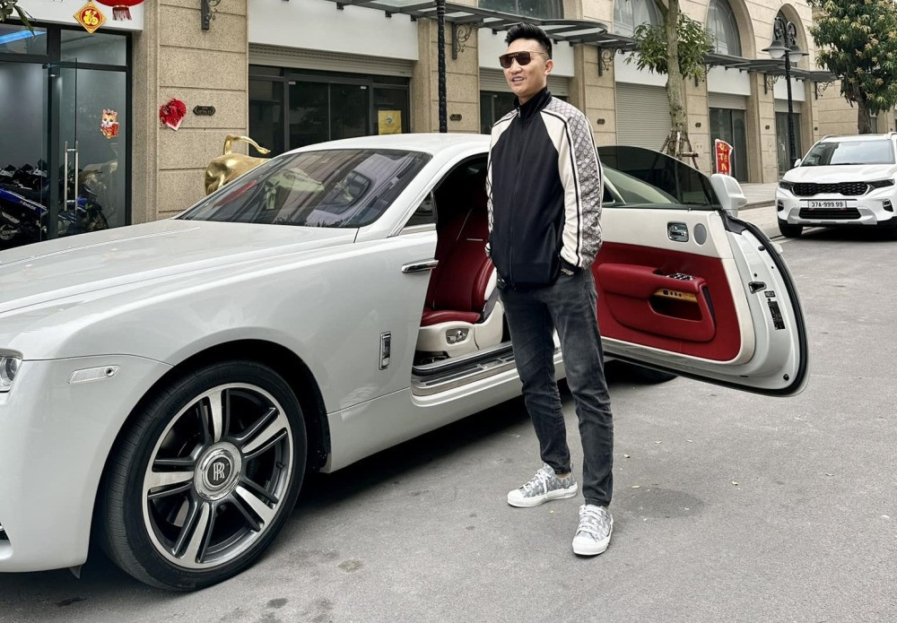 Bóc giá loạt siêu xe được Huấn Hoa Hồng khoe trên MXH