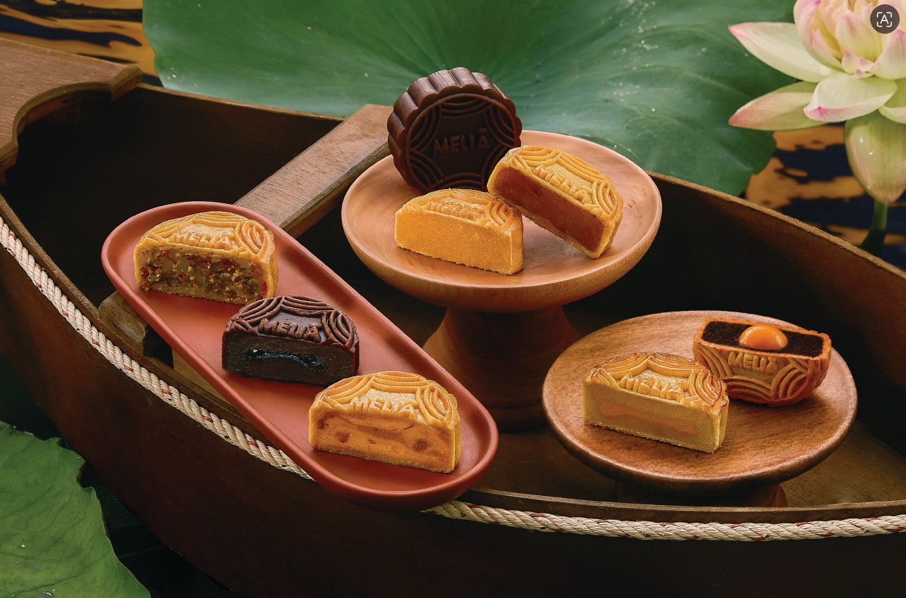 Bánh Trung thu cao cấp vào mùa,