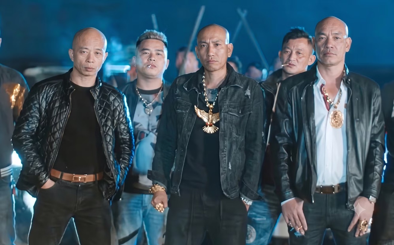 Những nhân vật cộm cán trong phim Chạm mặt giang hồ đều vướng vòng lao lý - Ảnh cắt từ phim