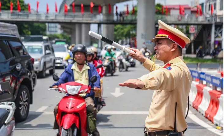 Người dân cần lưu ý, chủ động điều chỉnh lộ trình để tránh ảnh hưởng đến kế hoạch di chuyển (Ảnh: VTV)