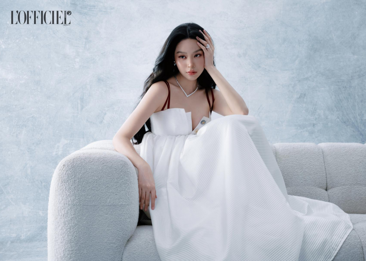 Thanh Thủy xuất hiện cùng Joséphine Aigrette, một trong những dòng trang sức gắn với di sản tiara của Chaumet