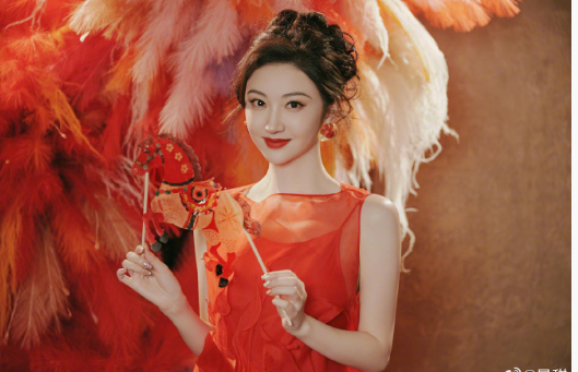 Nữ diễn viên được mệnh danh “Đệ nhất mỹ nhân” bất ngờ bị Tỷ Phú nổi tiếng kiện, đòi hơn 116 tỷ đồng sau chia tay
